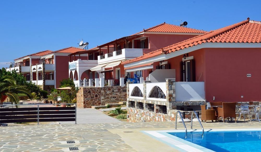 نيا ستيرا Saint George'S Hotel المظهر الخارجي الصورة